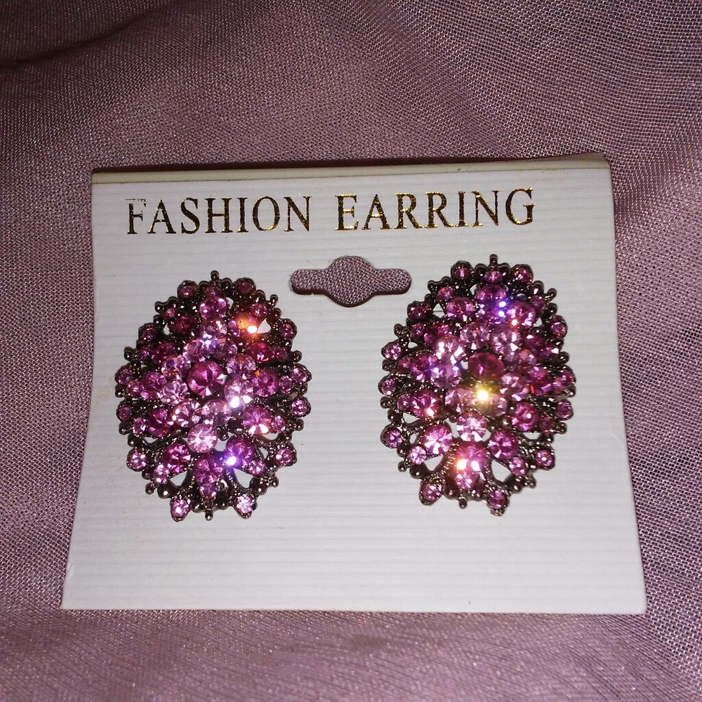 Oval rhinestone clip on earrings